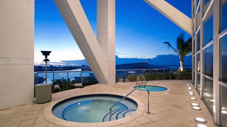 MARINABLUE CONDO - Residential