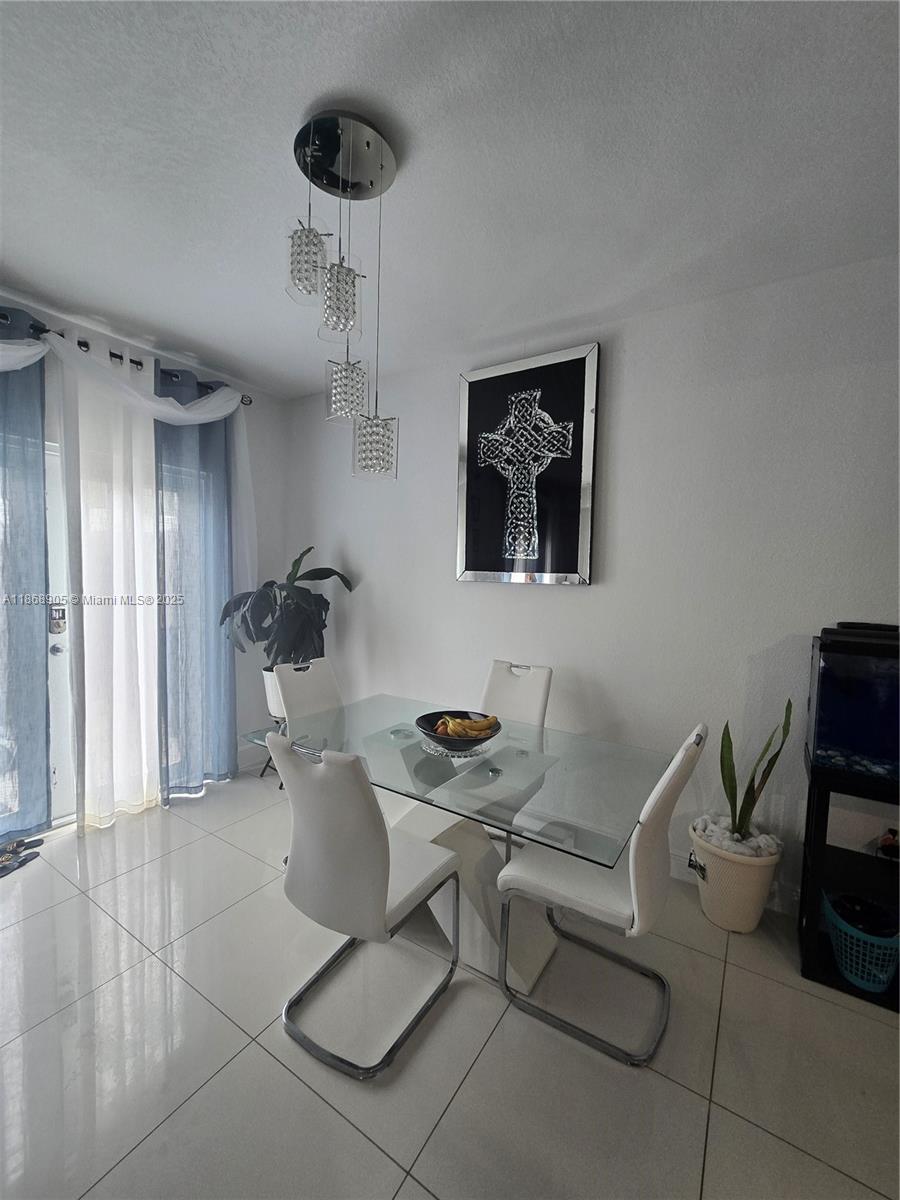 PARADISE ONE - Residential Lease