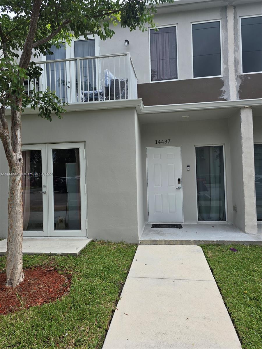 PARADISE ONE - Residential Lease