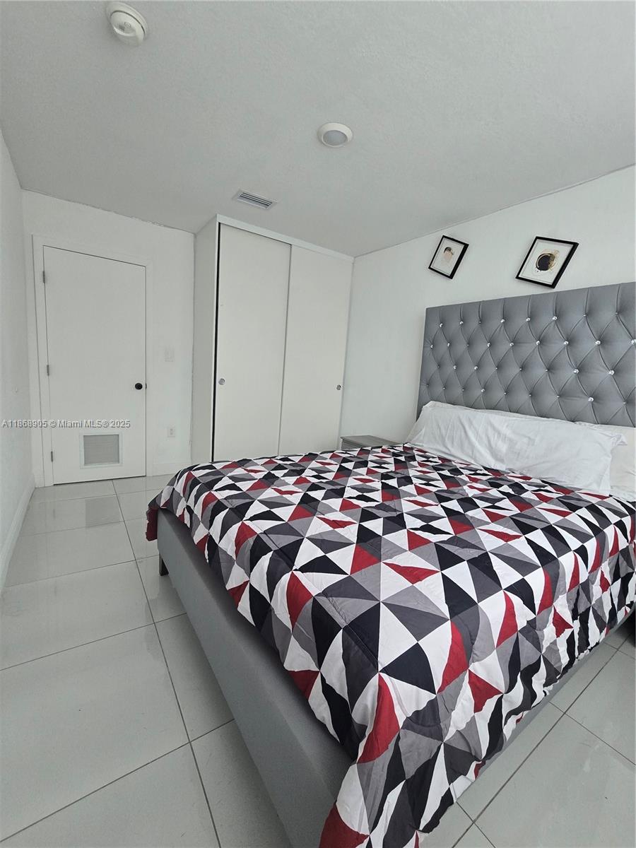 PARADISE ONE - Residential Lease