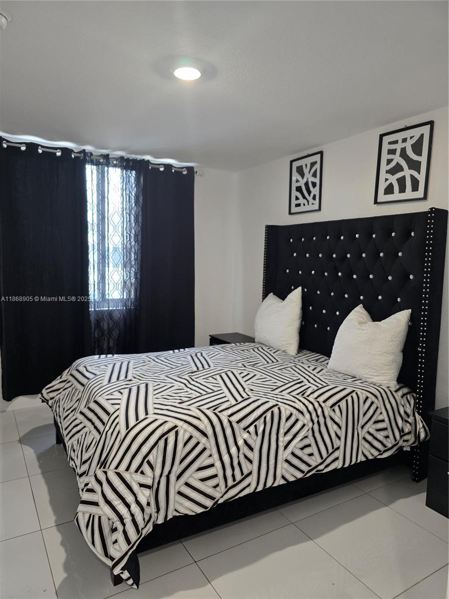 PARADISE ONE - Residential Lease