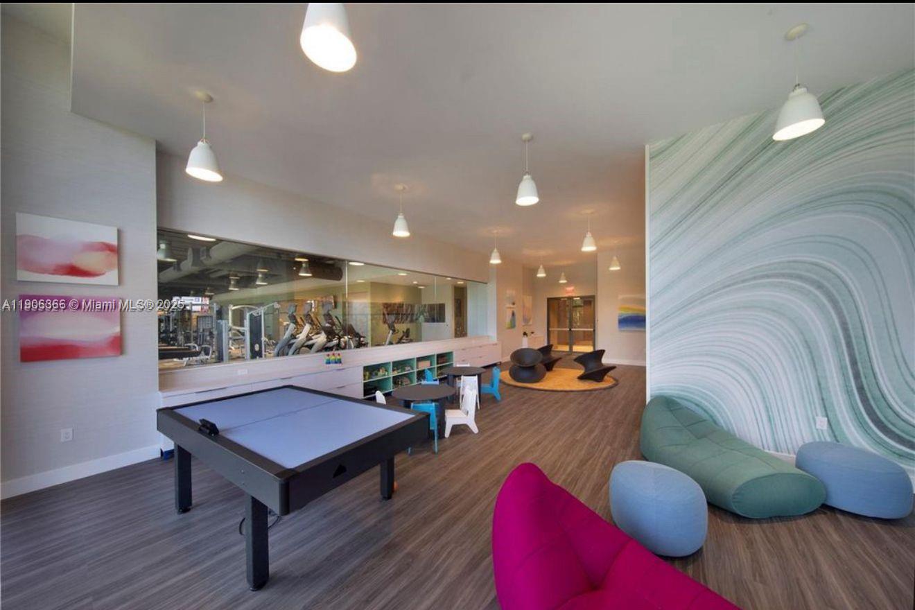 THE HARBOUR NORTH CONDO - Residential Lease