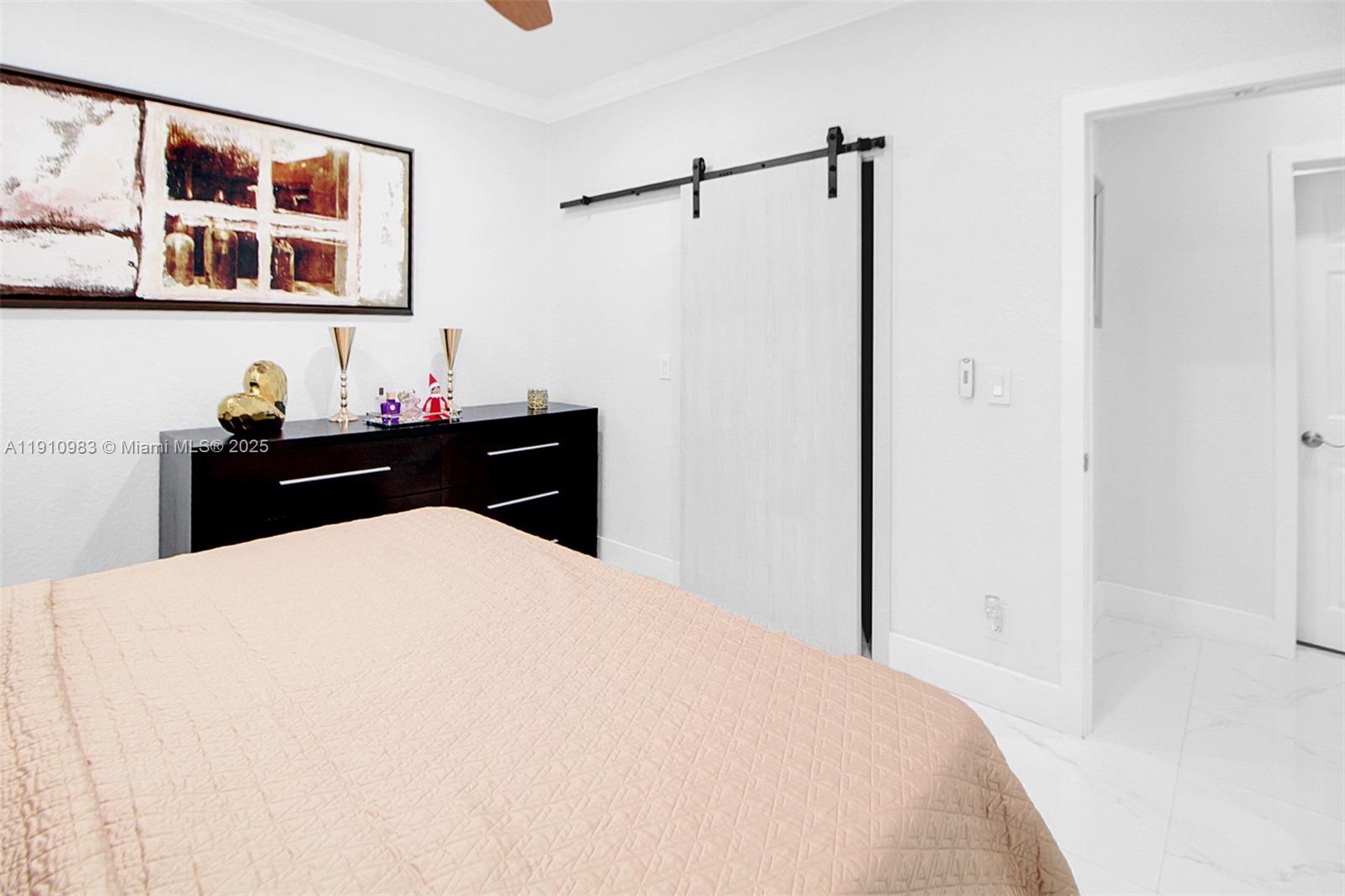 FLORIDA TROPICAL ESTATES - Residential