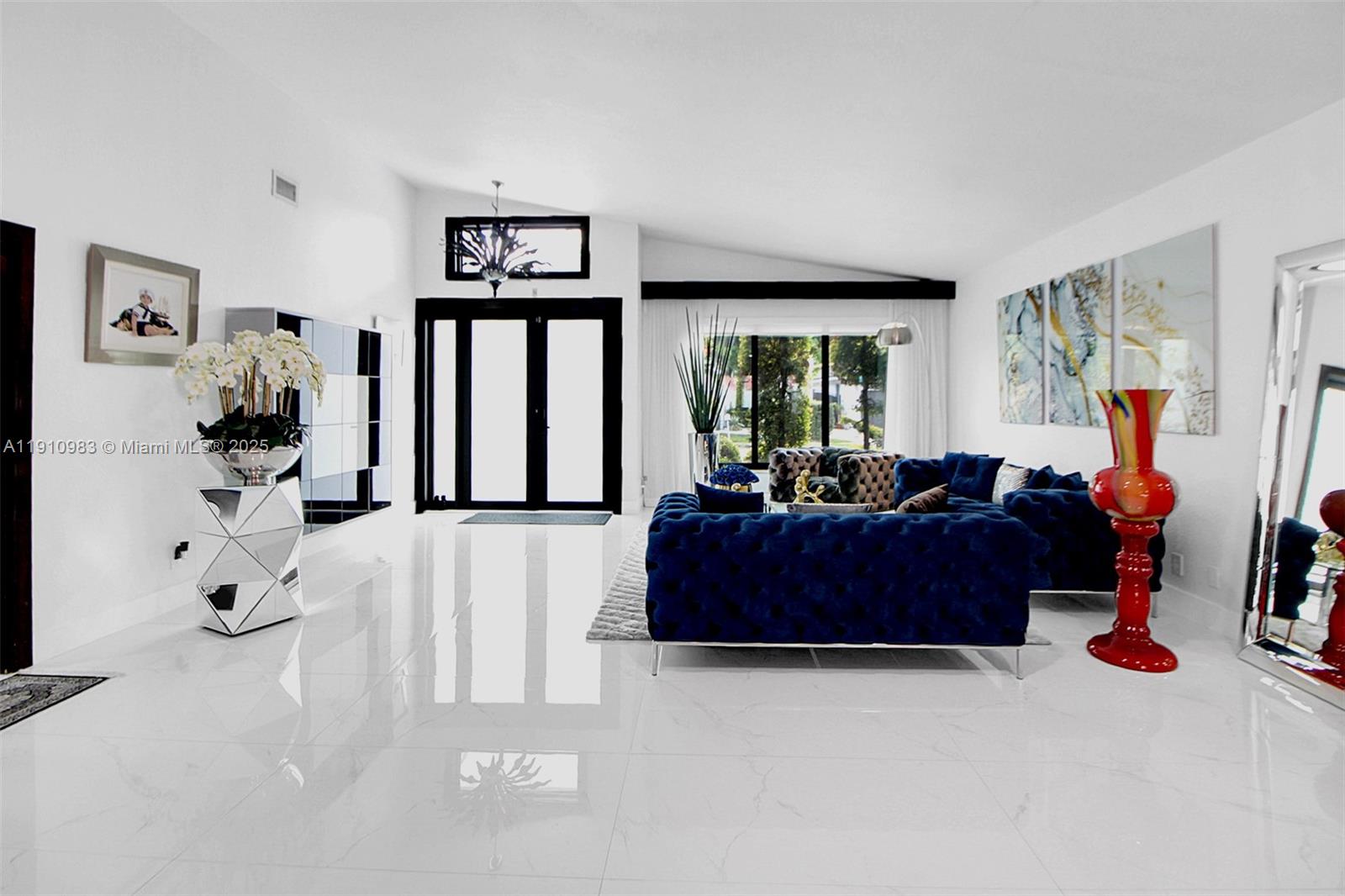 FLORIDA TROPICAL ESTATES - Residential