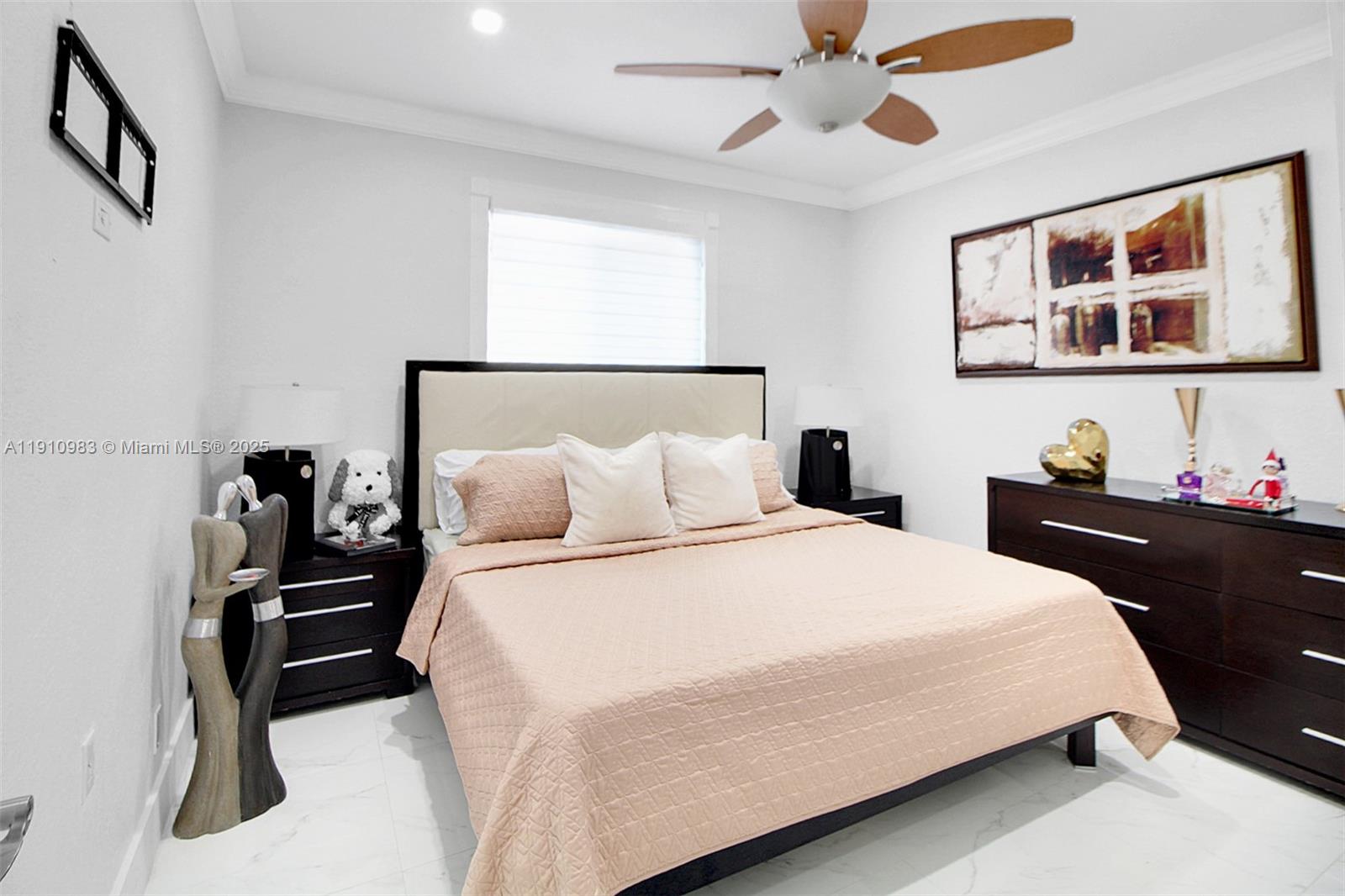 FLORIDA TROPICAL ESTATES - Residential