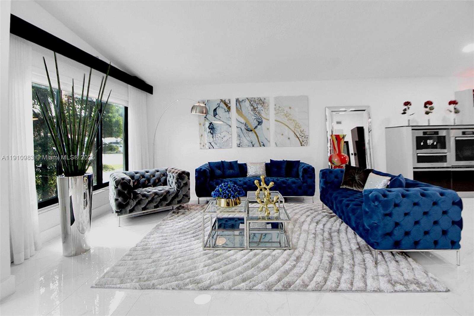 FLORIDA TROPICAL ESTATES - Residential