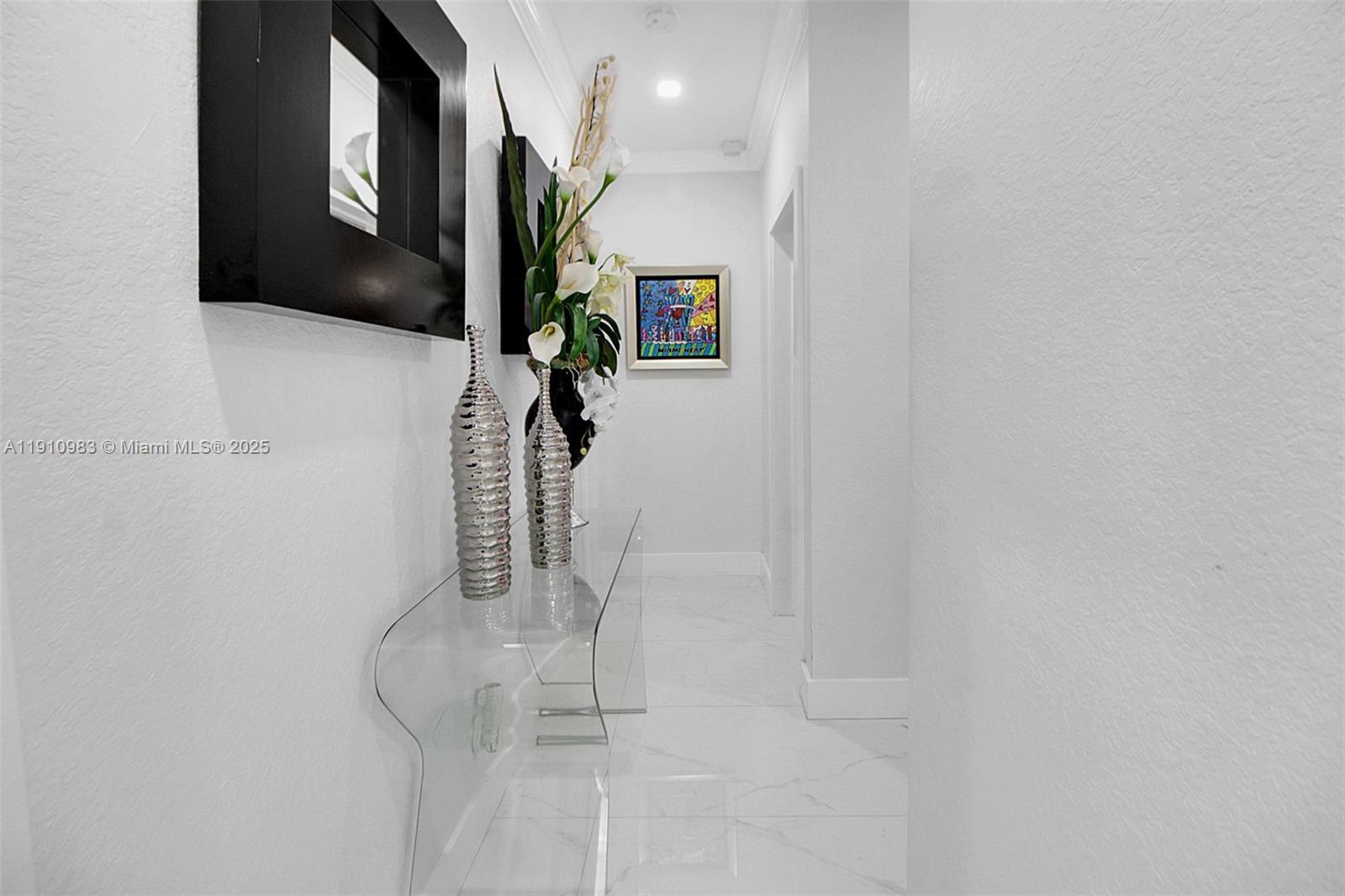 FLORIDA TROPICAL ESTATES - Residential