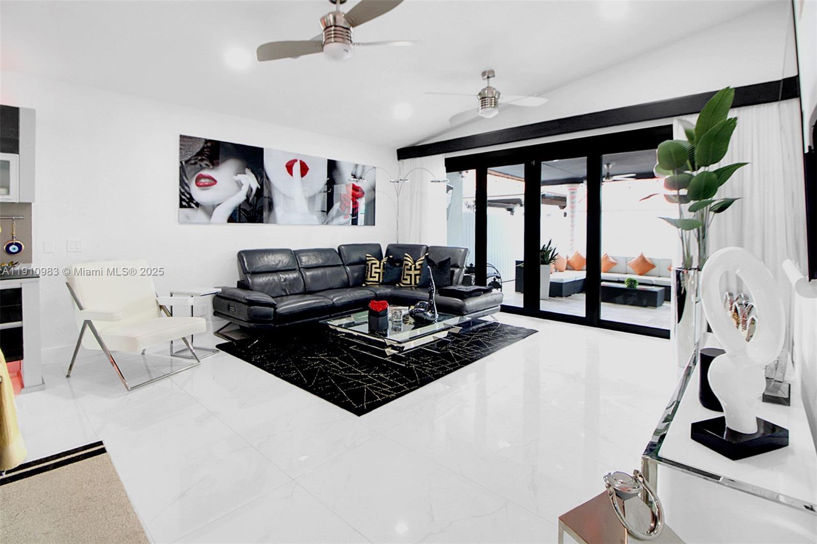 FLORIDA TROPICAL ESTATES - Residential