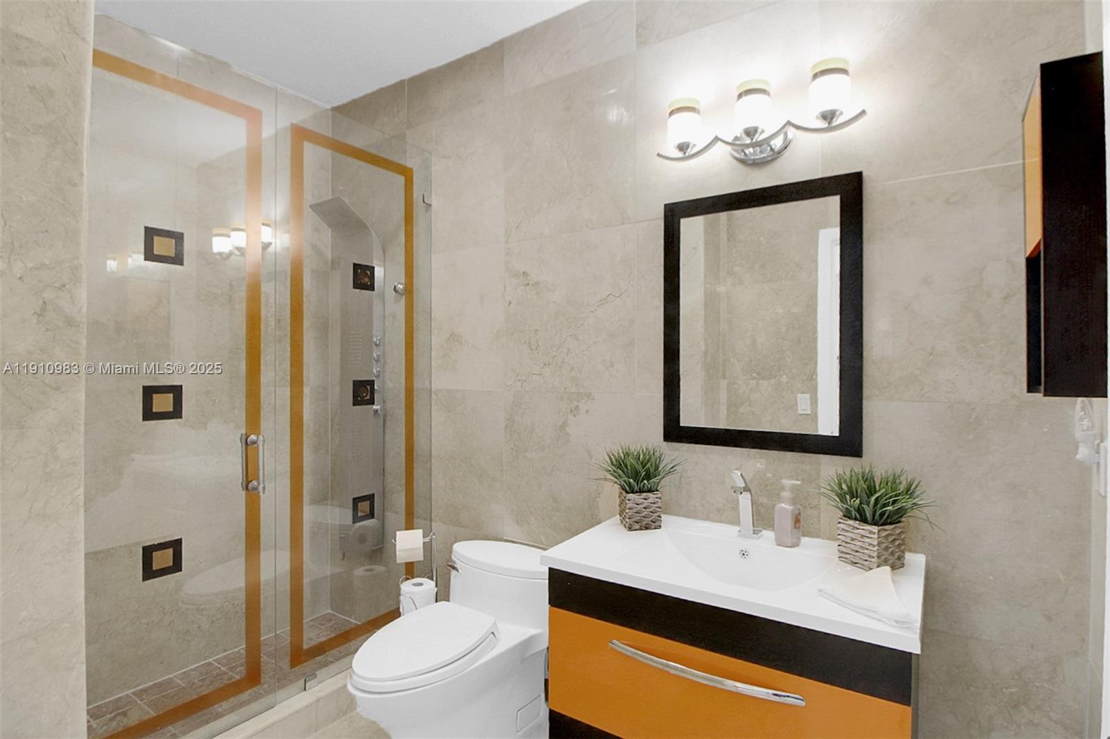 FLORIDA TROPICAL ESTATES - Residential