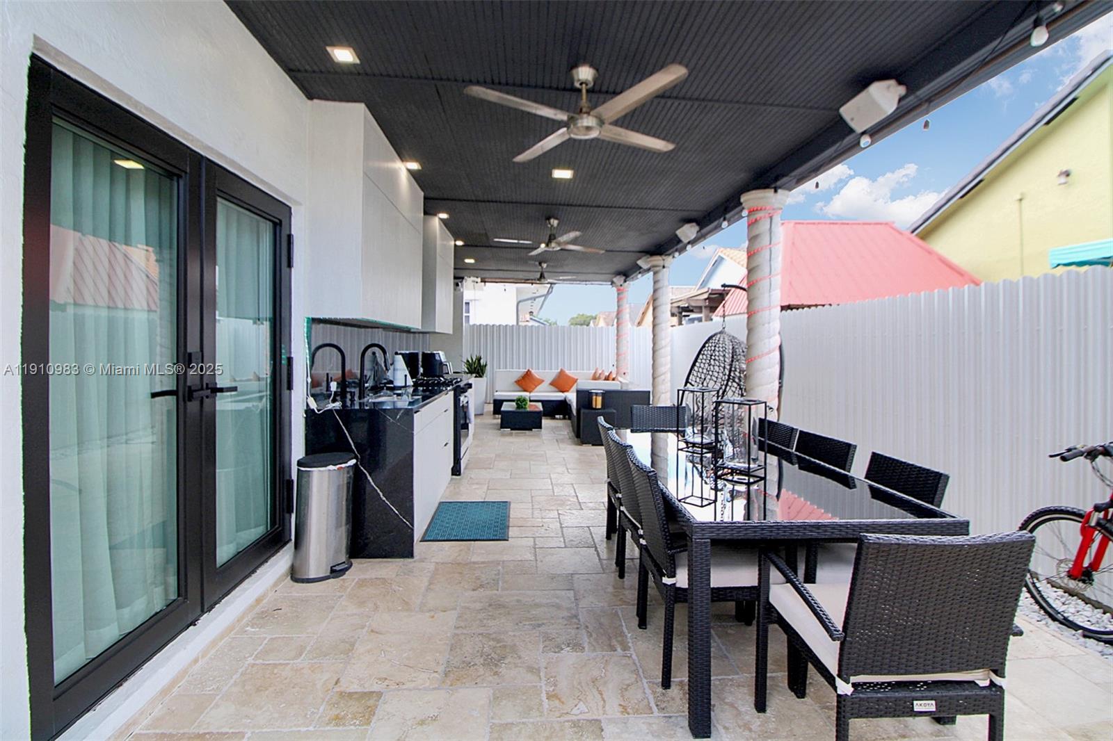 FLORIDA TROPICAL ESTATES - Residential