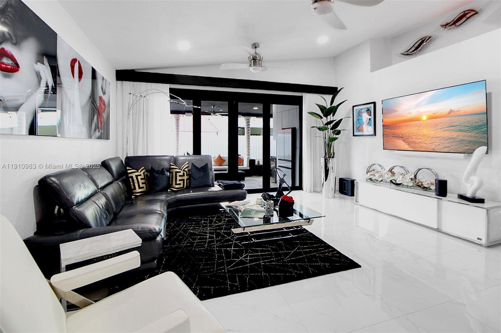 FLORIDA TROPICAL ESTATES - Residential