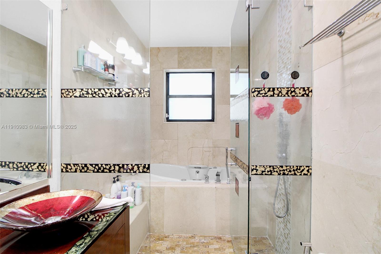 FLORIDA TROPICAL ESTATES - Residential