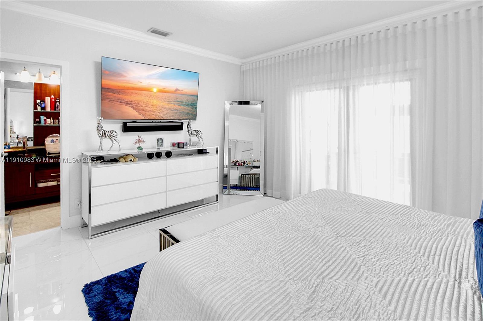 FLORIDA TROPICAL ESTATES - Residential