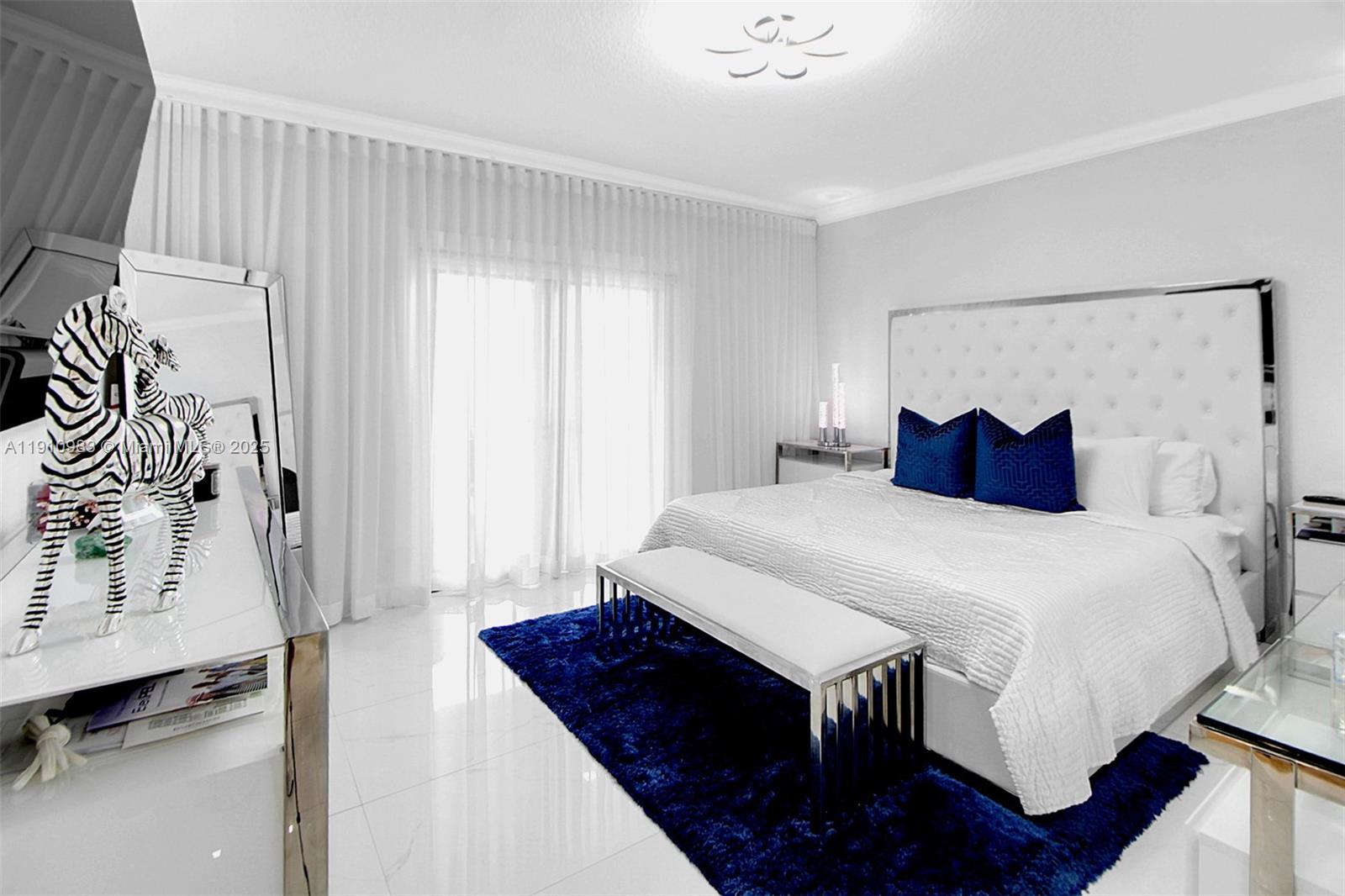 FLORIDA TROPICAL ESTATES - Residential