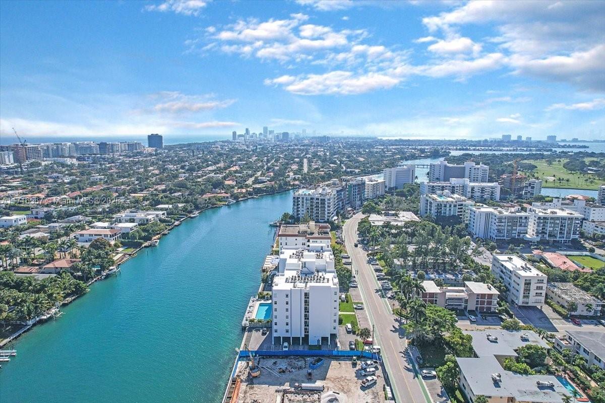 9381 E Bay Harbor Dr 701N