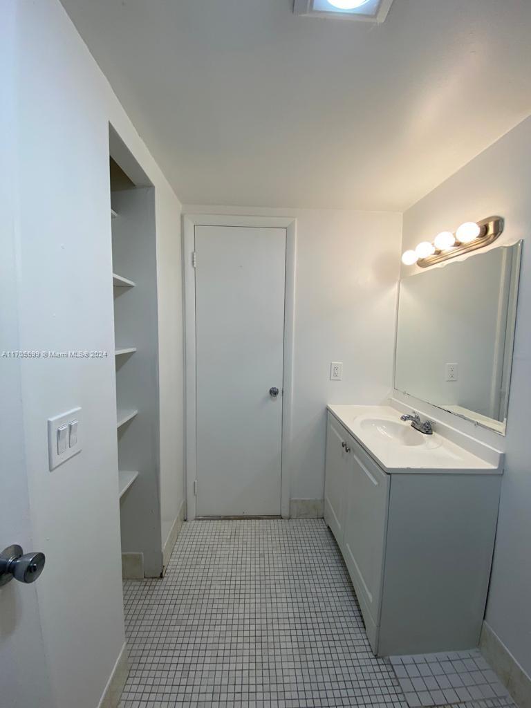 PARKWAY TOWERS BLDG 1 CON - Residential