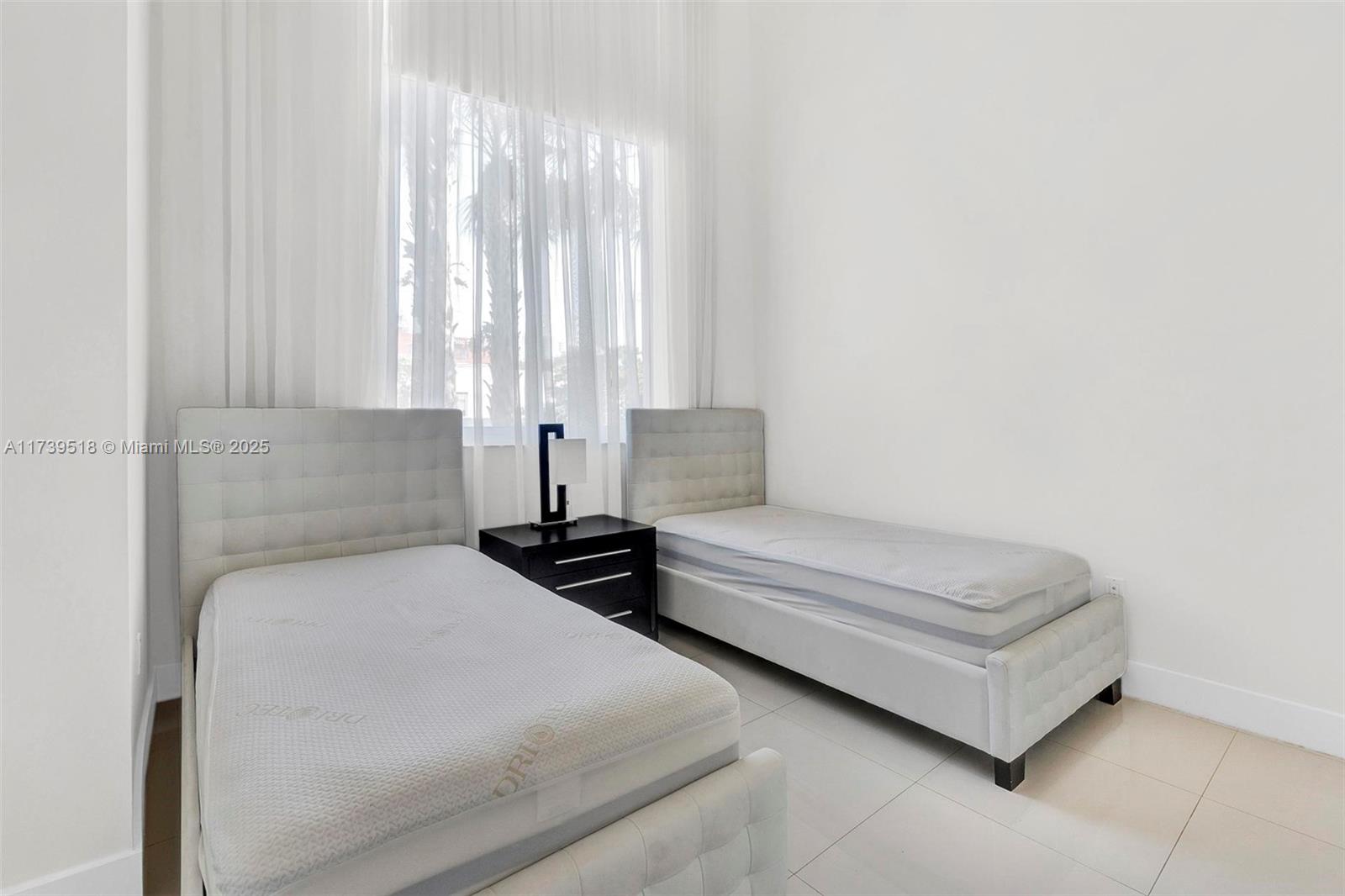 VENTURE AT AVENTURA EAST - Residential