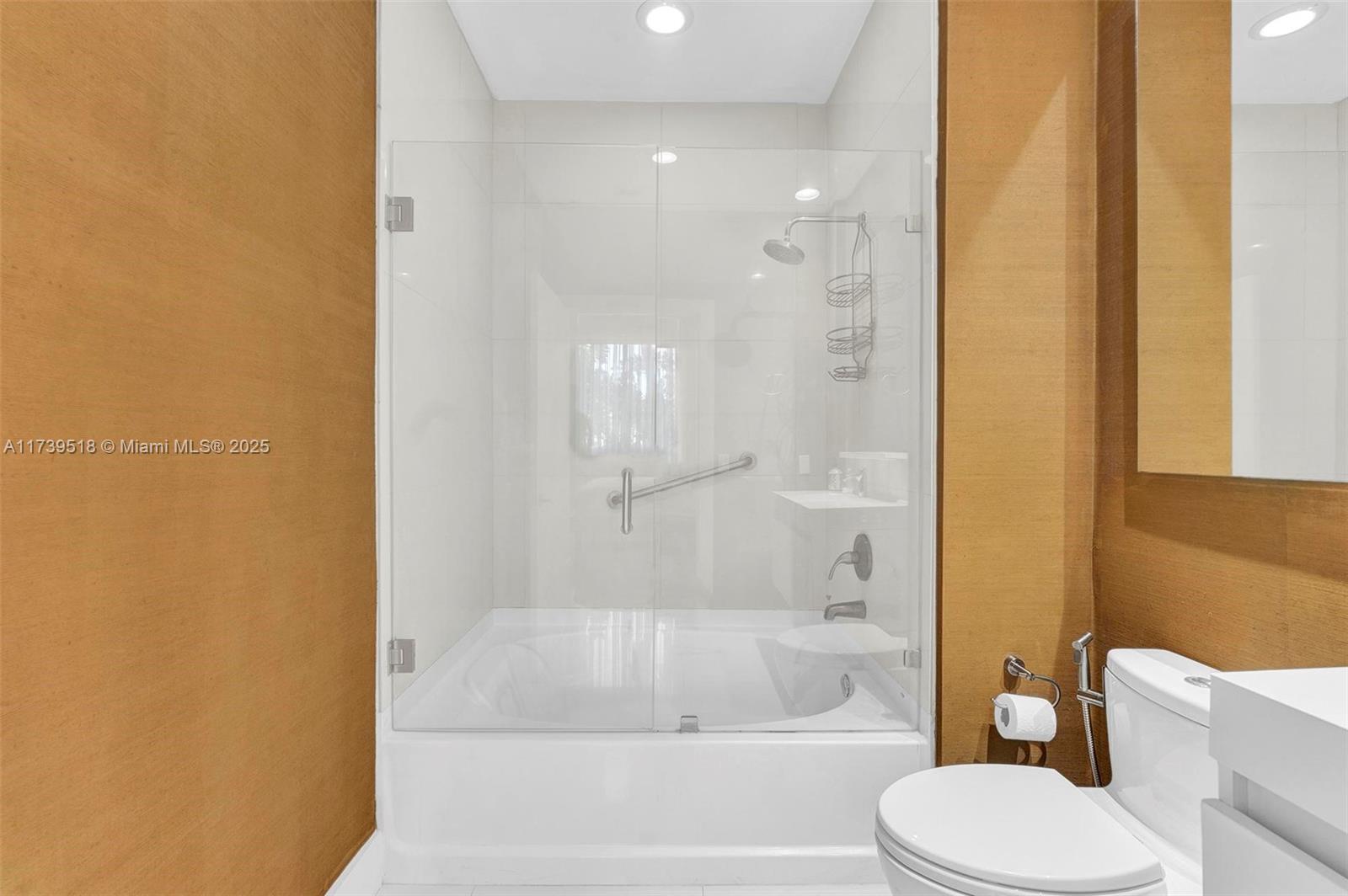 VENTURE AT AVENTURA EAST - Residential