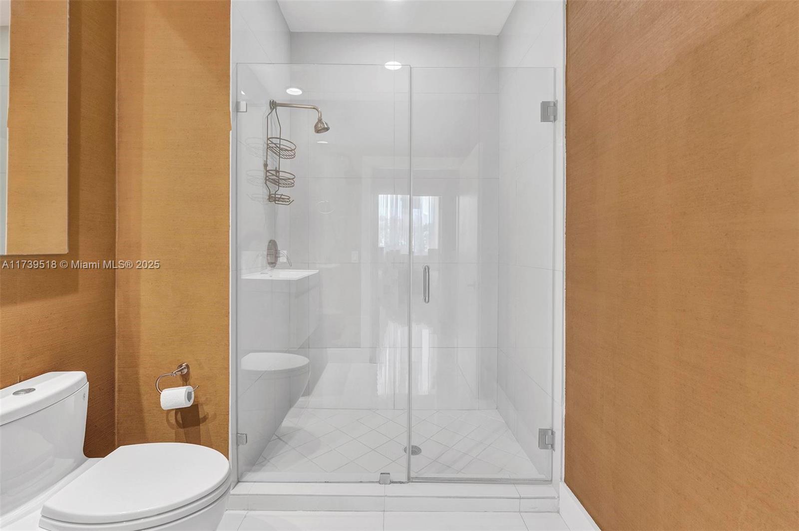 VENTURE AT AVENTURA EAST - Residential