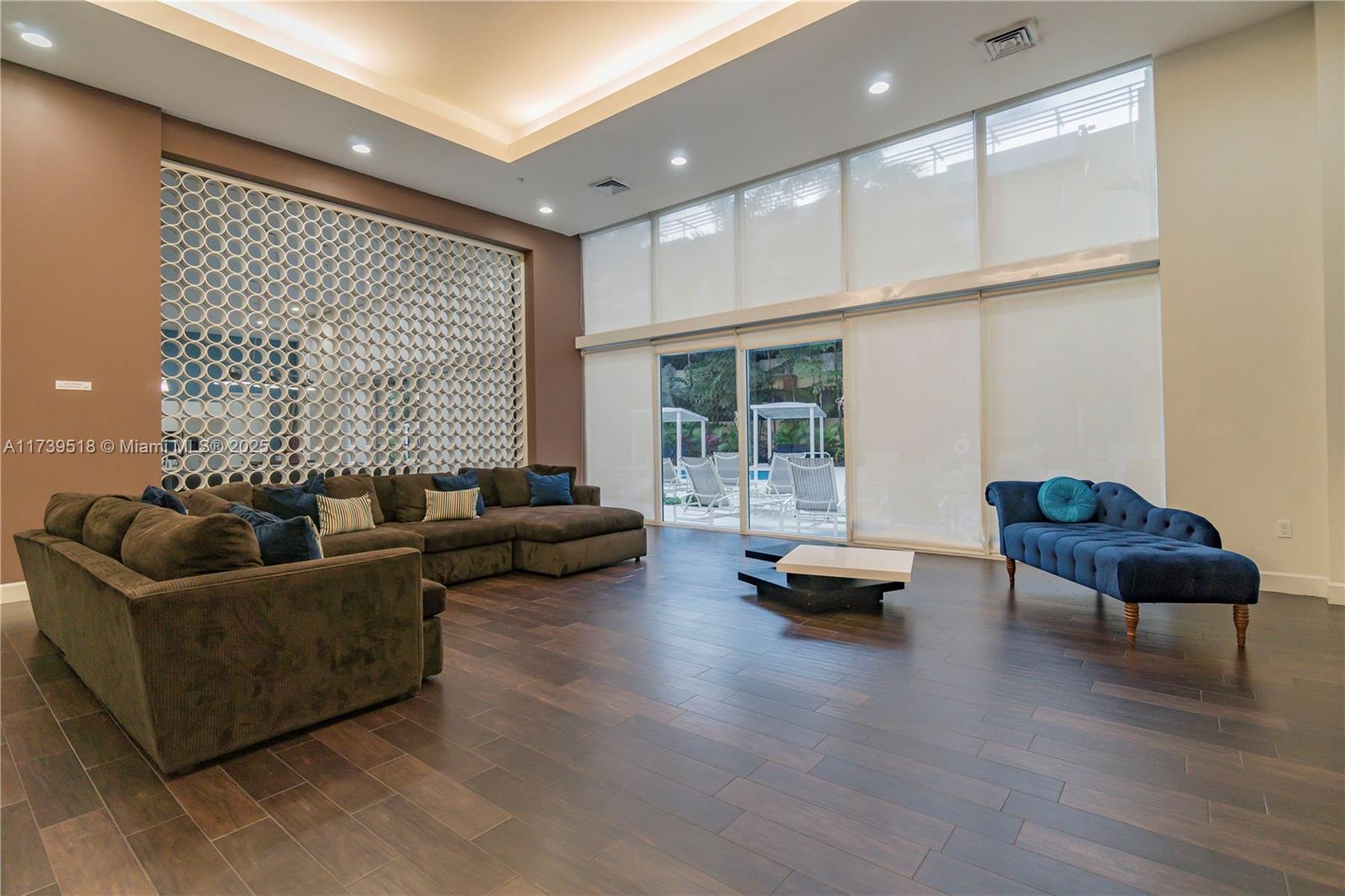 VENTURE AT AVENTURA EAST - Residential