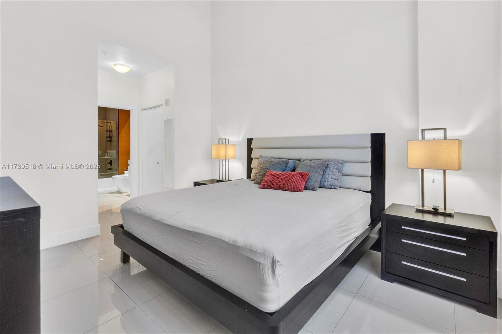 VENTURE AT AVENTURA EAST - Residential