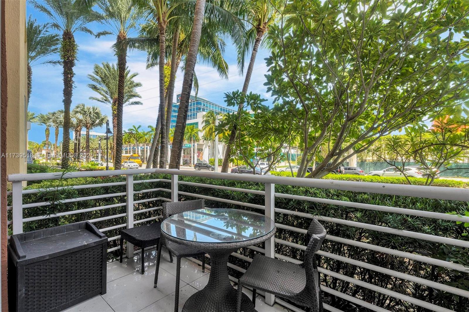VENTURE AT AVENTURA EAST - Residential