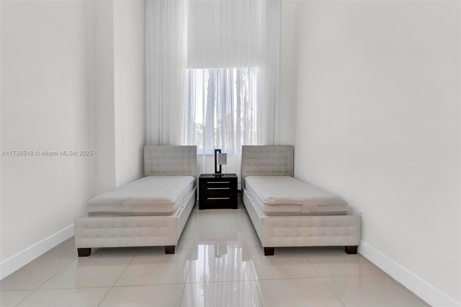 VENTURE AT AVENTURA EAST - Residential