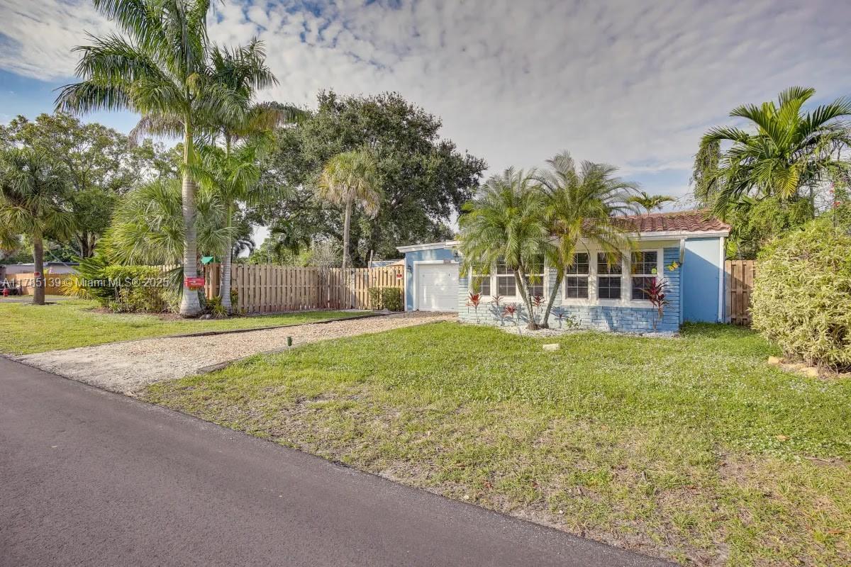 1237 SW 28th St