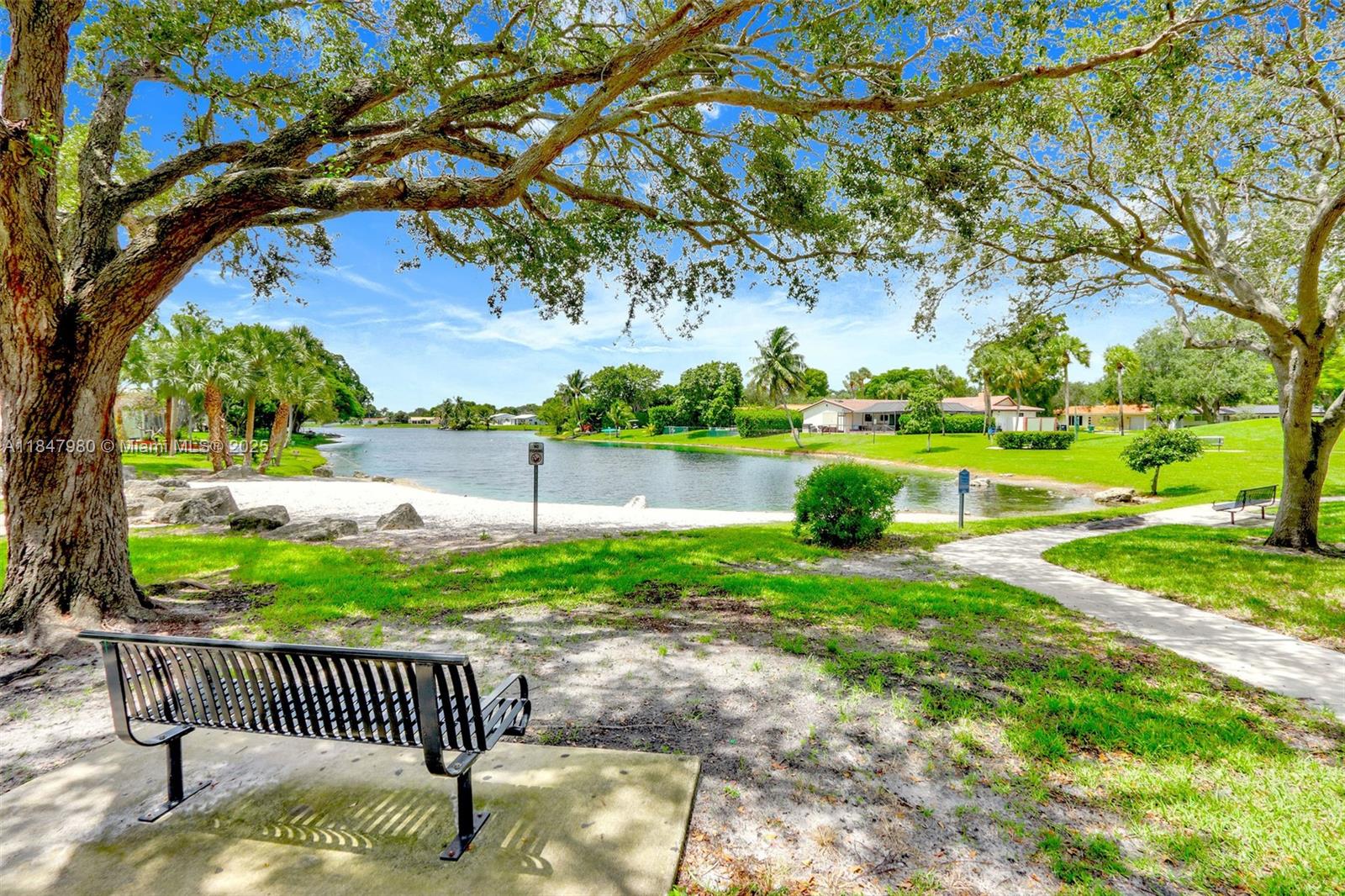 6851 S Miami Lakeway