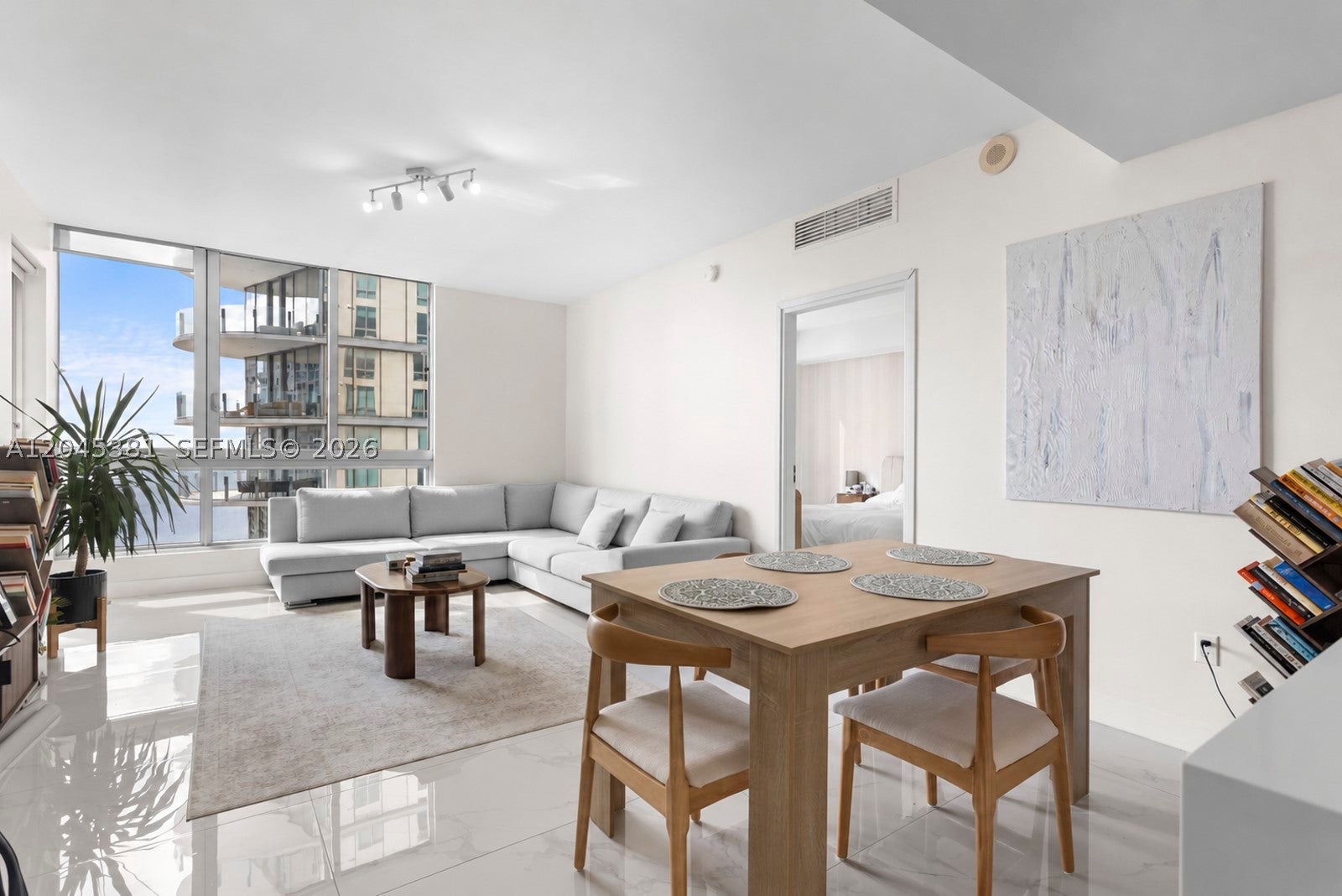 300 S Biscayne Blvd T-2806