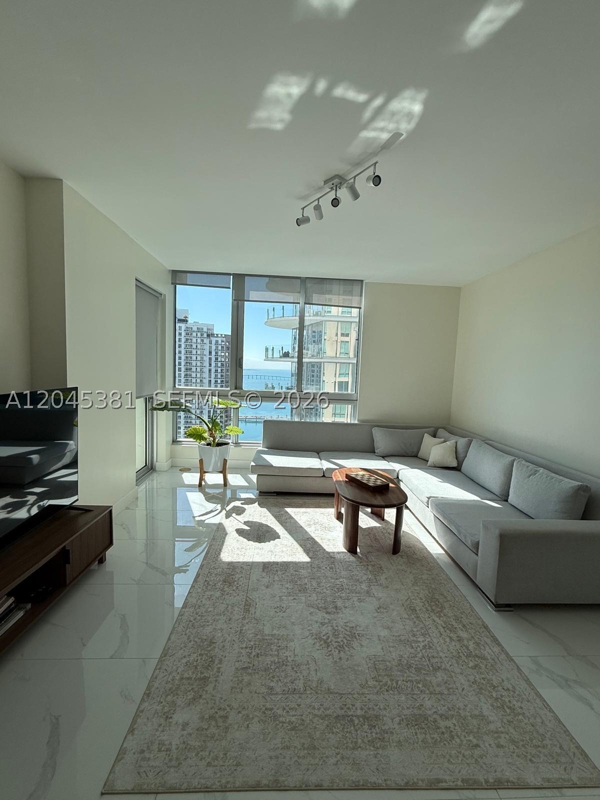 300 S Biscayne Blvd T-2806