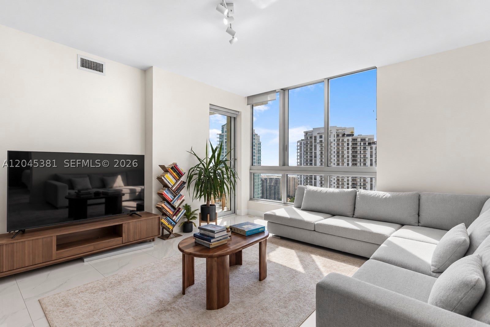 300 S Biscayne Blvd T-2806