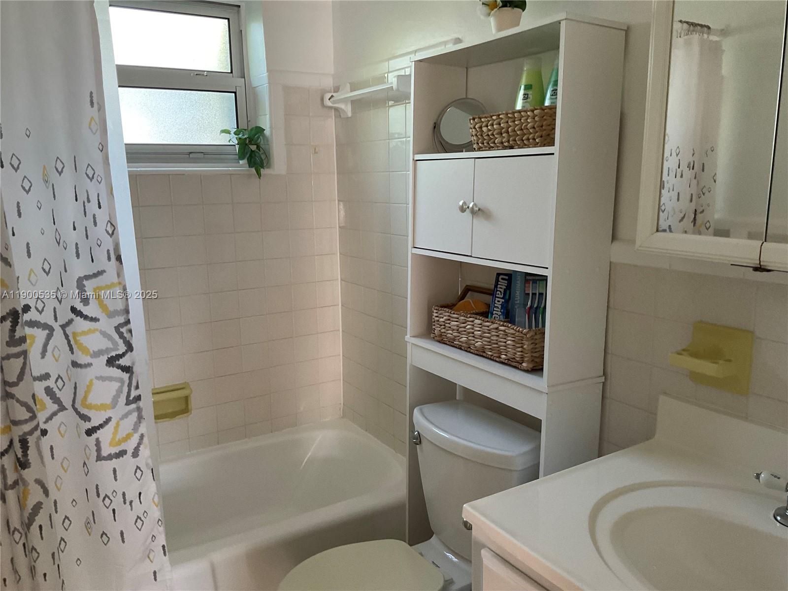 RONOLA APTS CONDO - Residential Lease