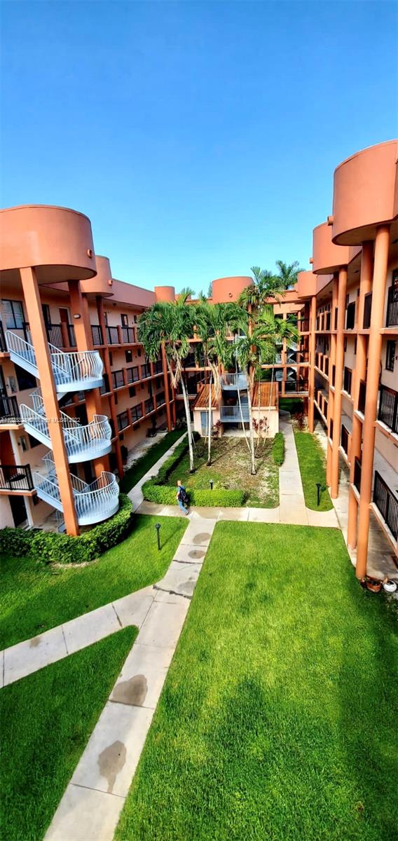 Very well maintained 2/2 corner unit in a great location, near to shopping centers, hospital and expressways. Open concept apartment with WASHER AND DRYER IN UNIT, balcony, very spacious master bedroom with walking closet, new roof just completed in 2022, NO SPECIAL ASSESMENT, new water heater, low HOA, only $205.00 per month that includes water and trash. One parking space assigned and plenty of visitors. Owner occupied, will need 60 days post occupancy. Rentals restrictions to be confirmed by buyer with HOA. NO RESERVES.
**Price reduced** Seller Motivated!!
Furniture is also for sale.