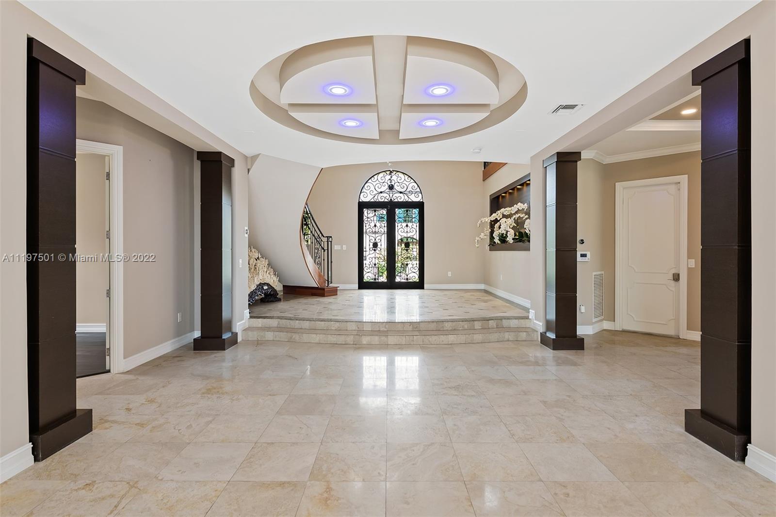 SEVEN ISLES - LAS OLAS - Residential