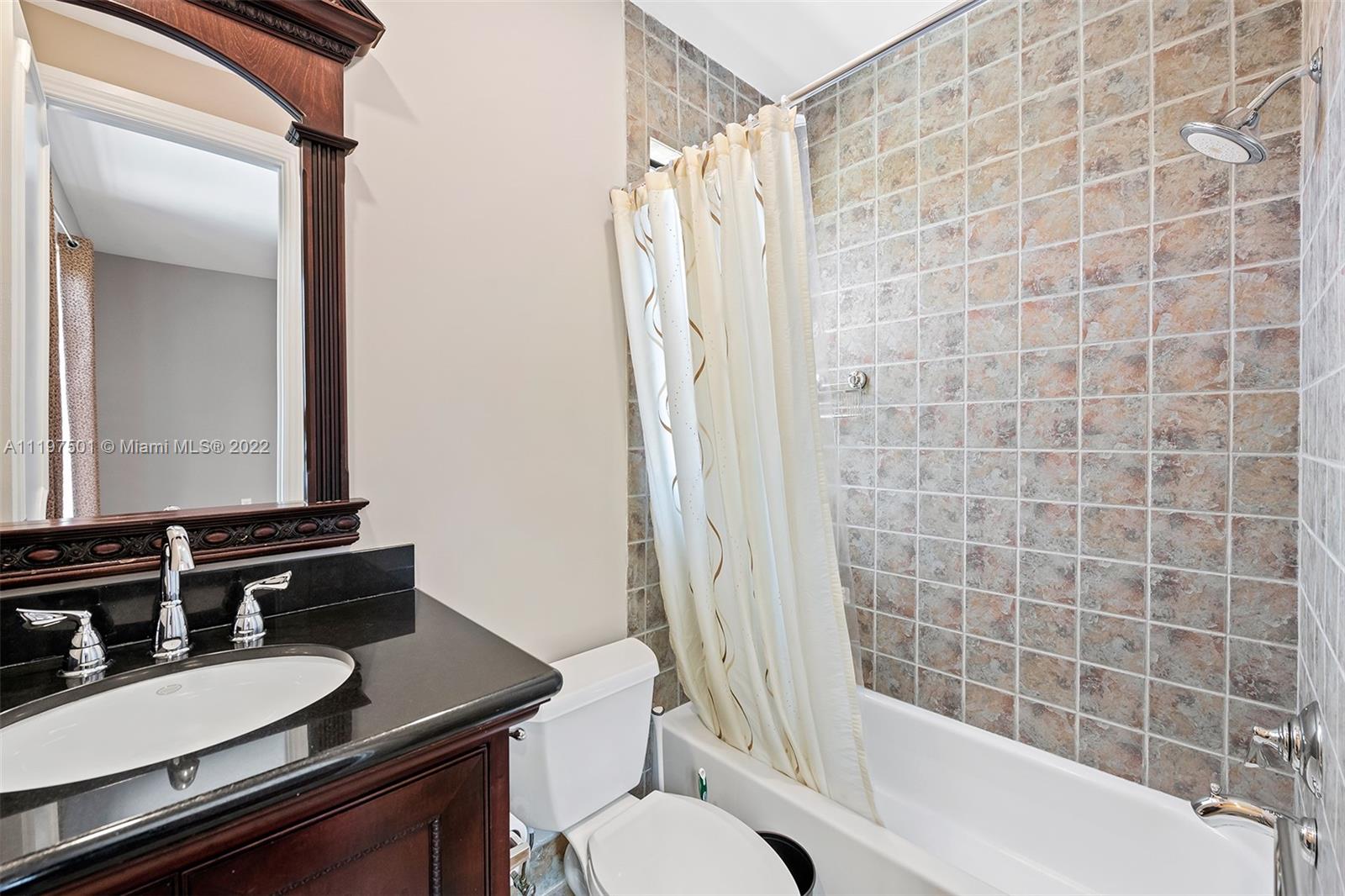 SEVEN ISLES - LAS OLAS - Residential