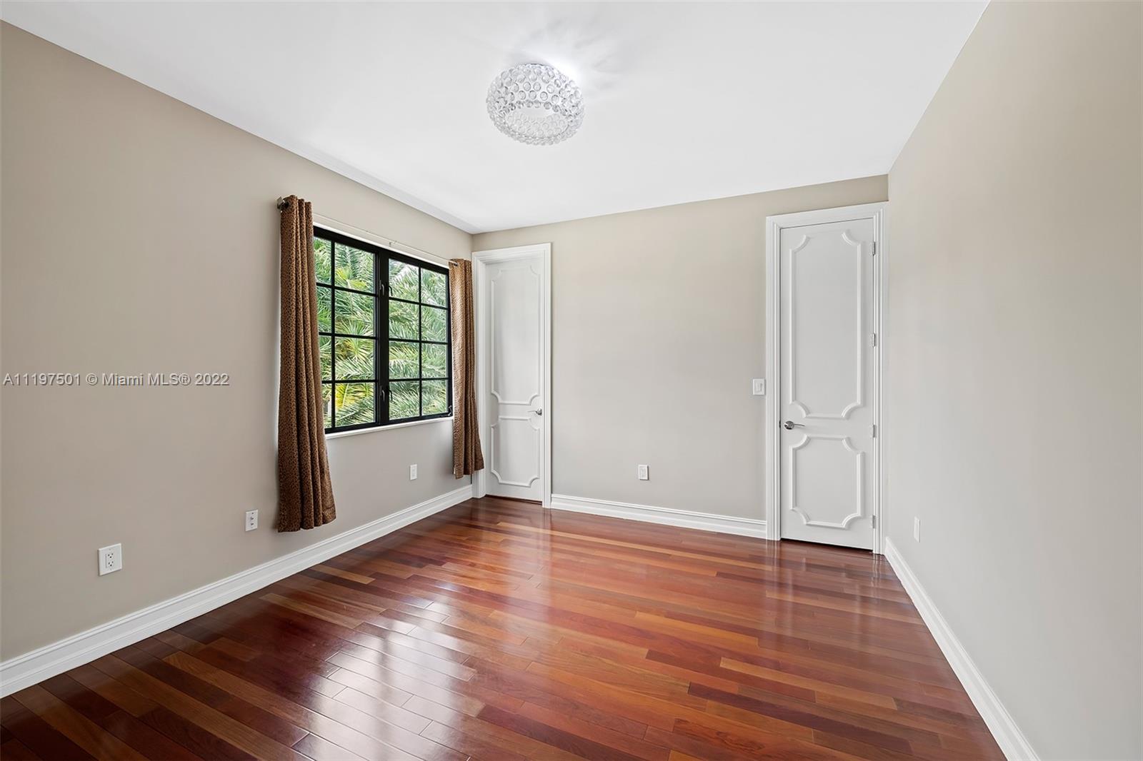 SEVEN ISLES - LAS OLAS - Residential