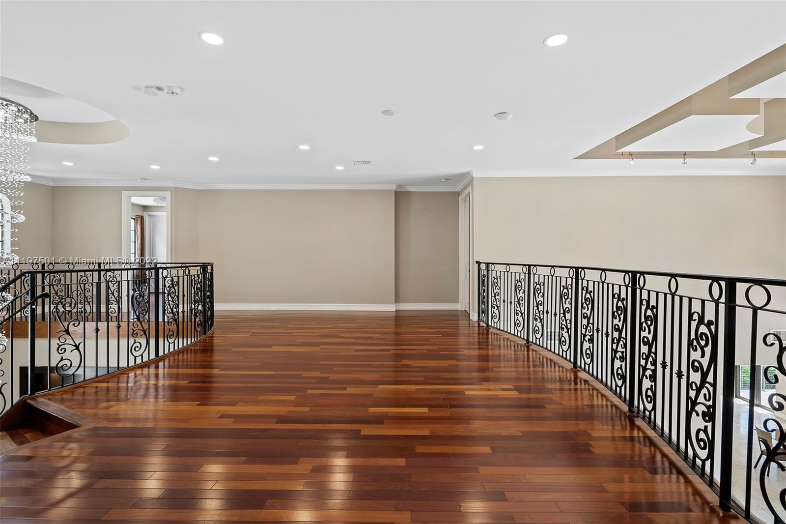 SEVEN ISLES - LAS OLAS - Residential