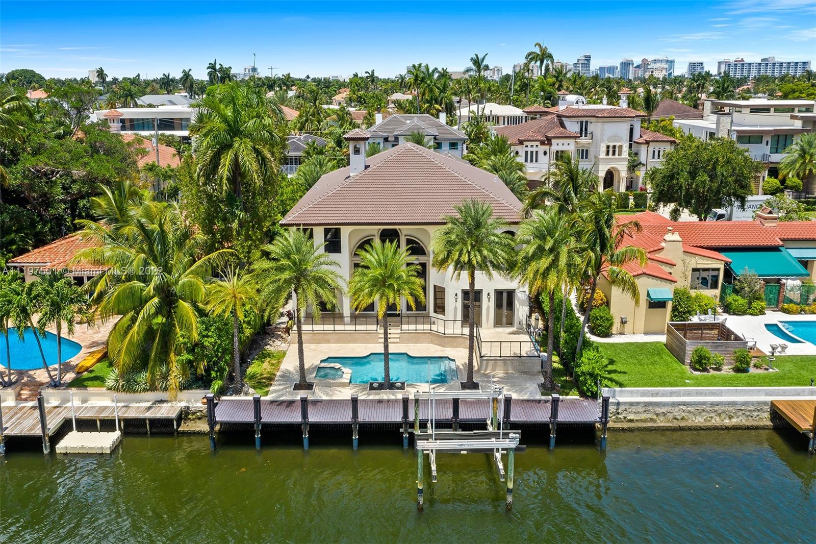 SEVEN ISLES - LAS OLAS - Residential