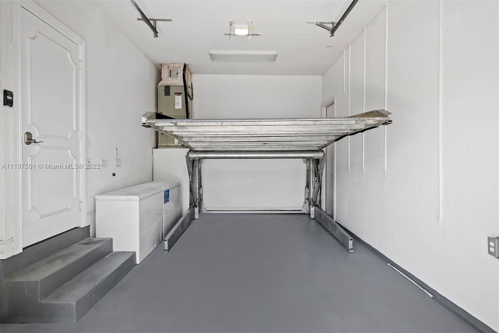 SEVEN ISLES - LAS OLAS - Residential