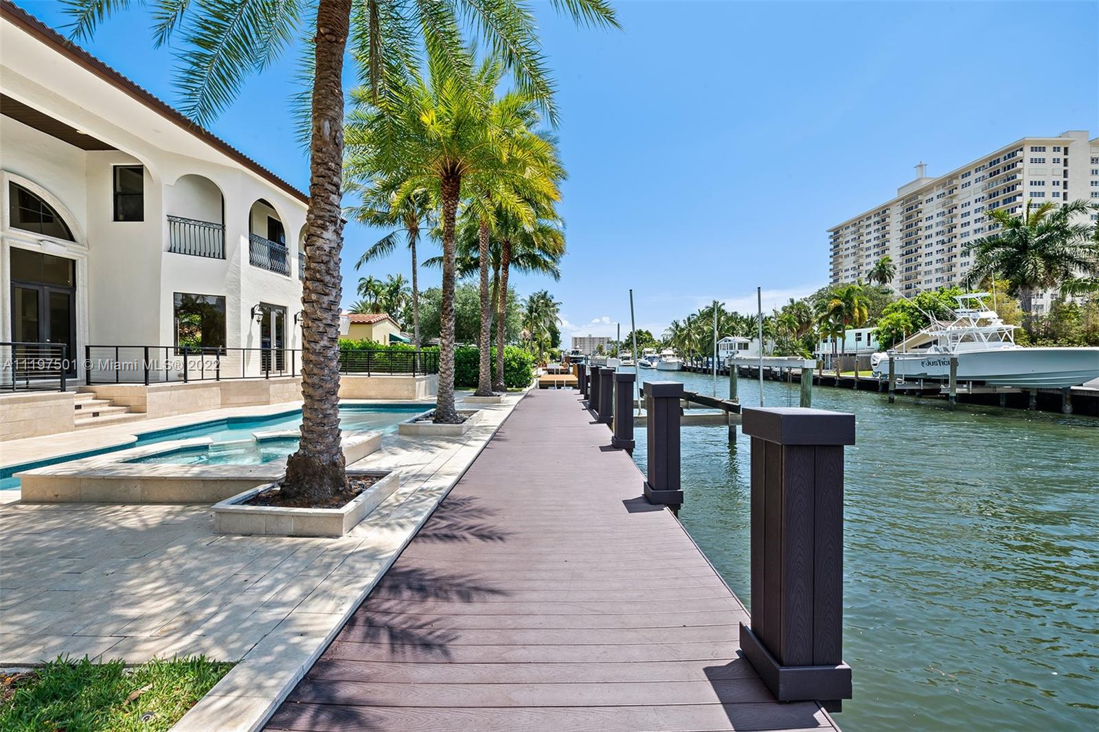SEVEN ISLES - LAS OLAS - Residential