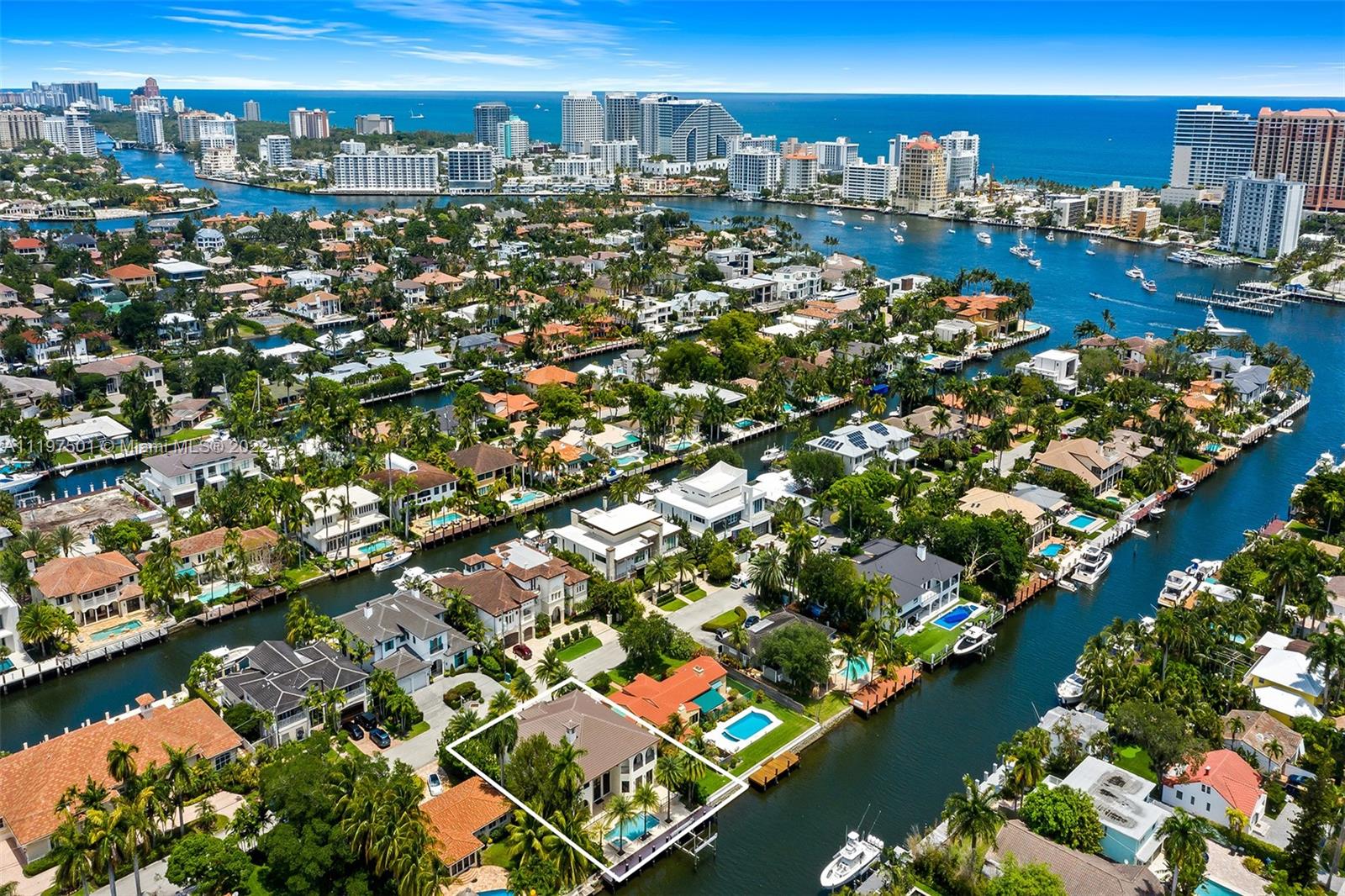 SEVEN ISLES - LAS OLAS - Residential