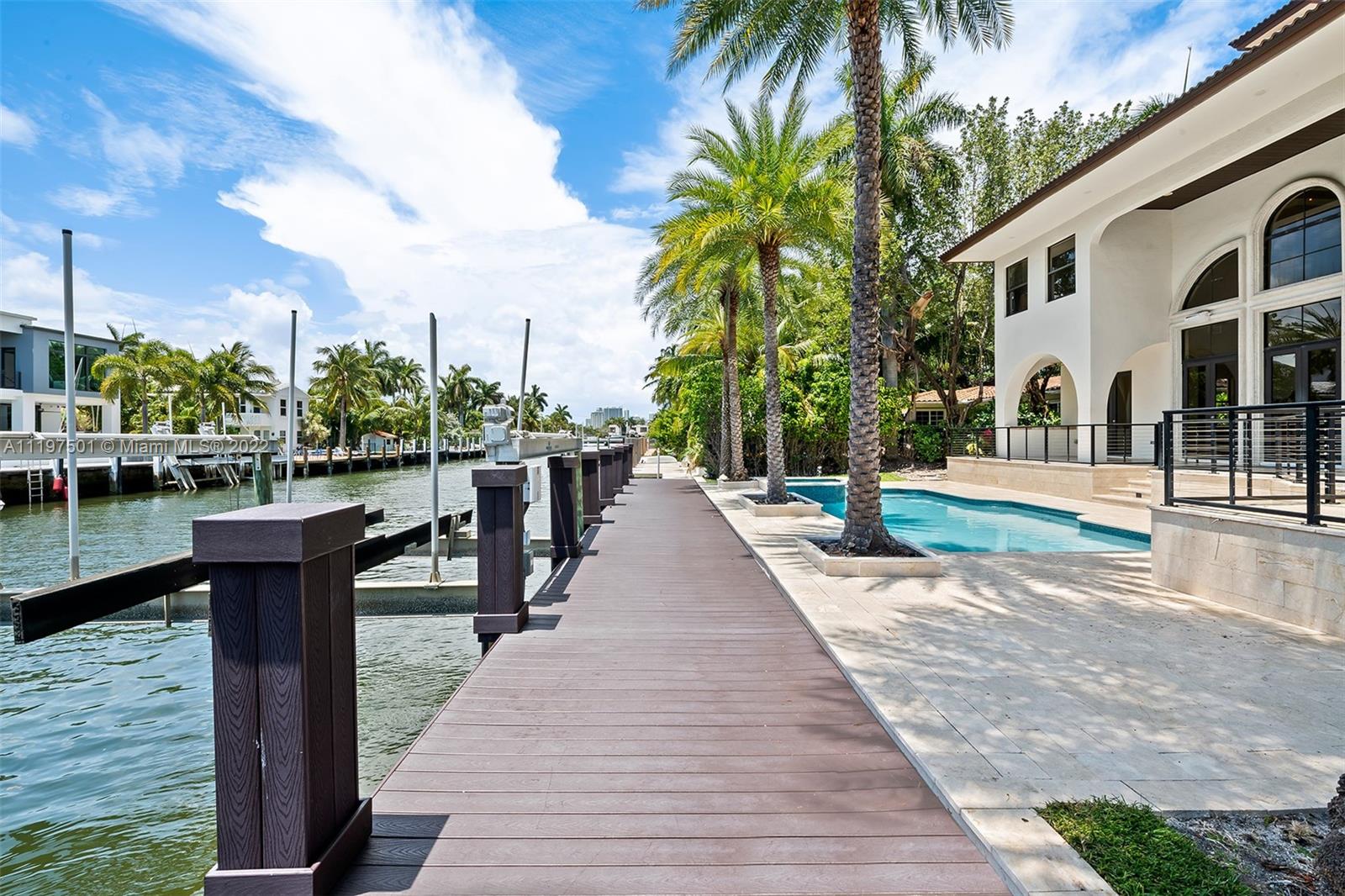 SEVEN ISLES - LAS OLAS - Residential
