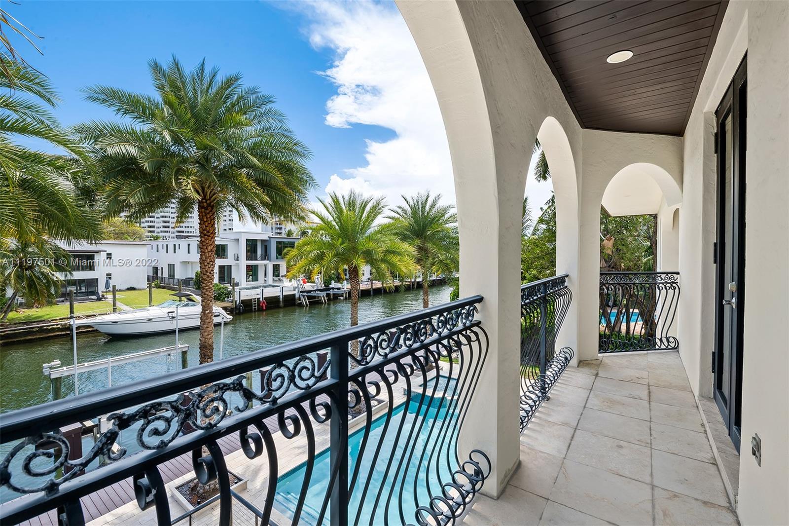 SEVEN ISLES - LAS OLAS - Residential