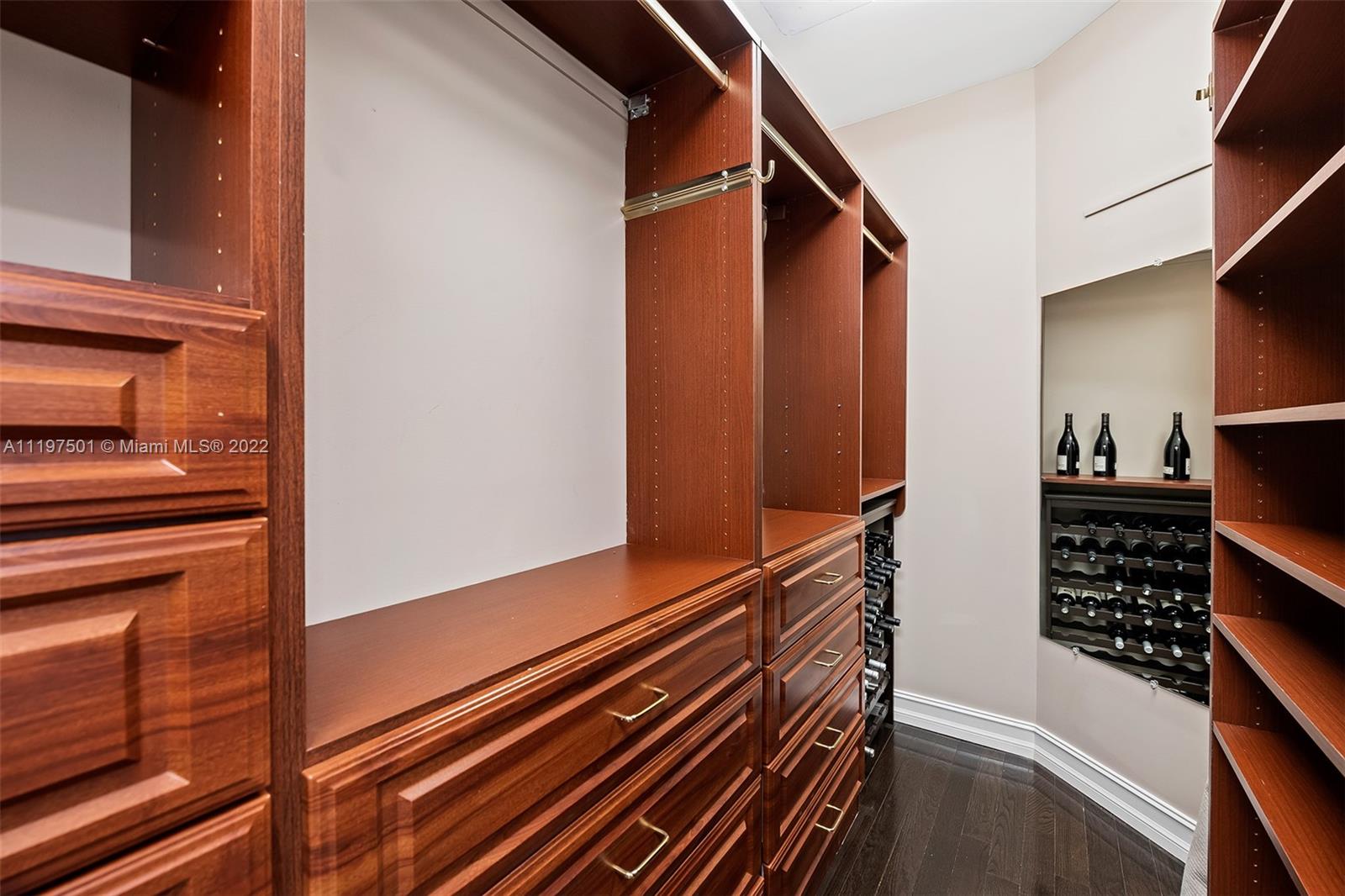 SEVEN ISLES - LAS OLAS - Residential