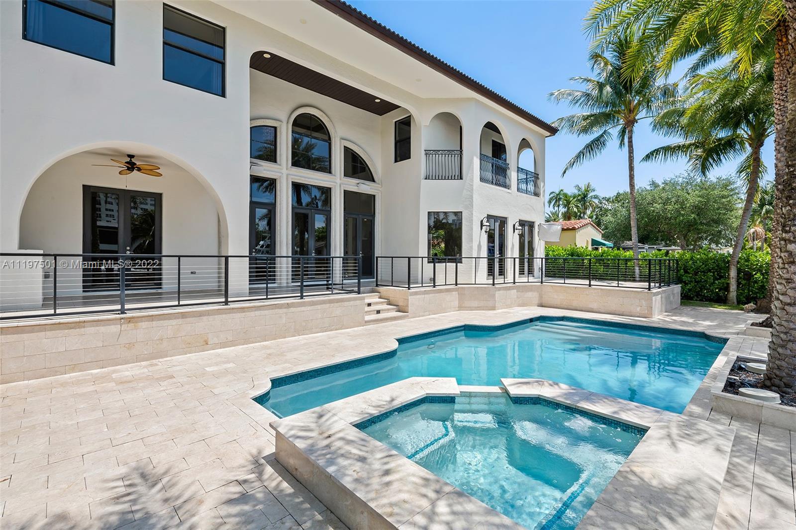 SEVEN ISLES - LAS OLAS - Residential