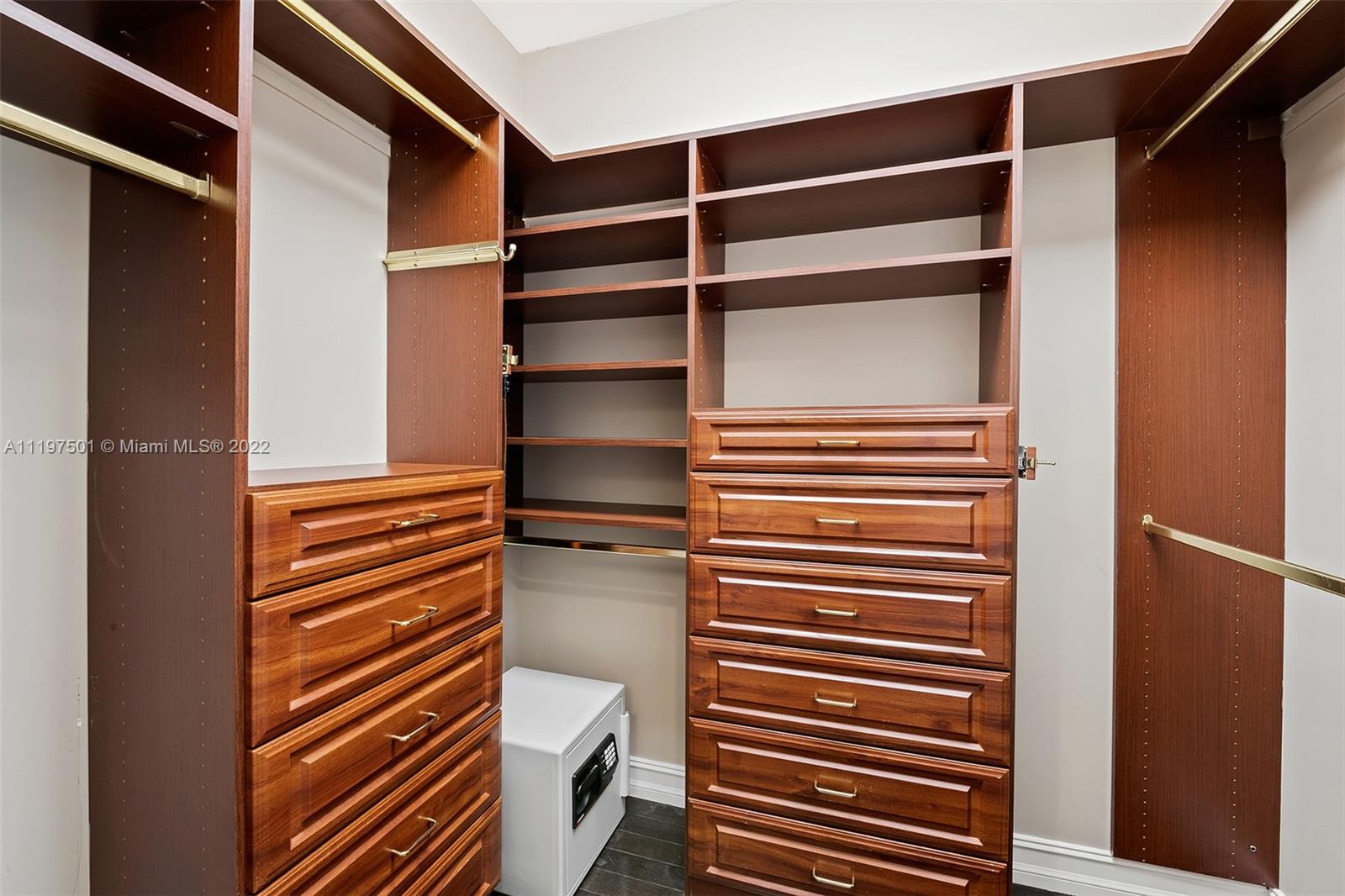 SEVEN ISLES - LAS OLAS - Residential