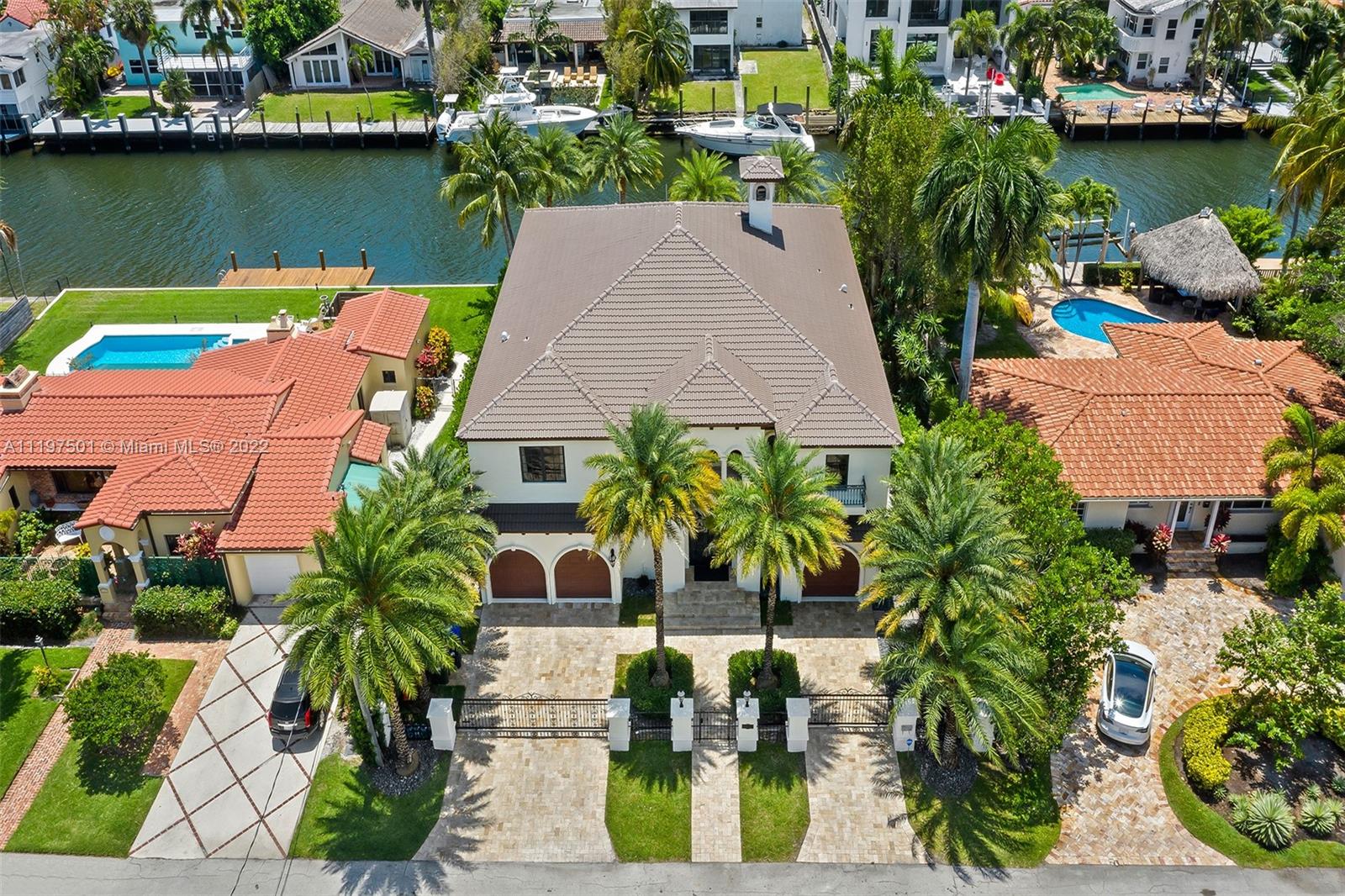 SEVEN ISLES - LAS OLAS - Residential