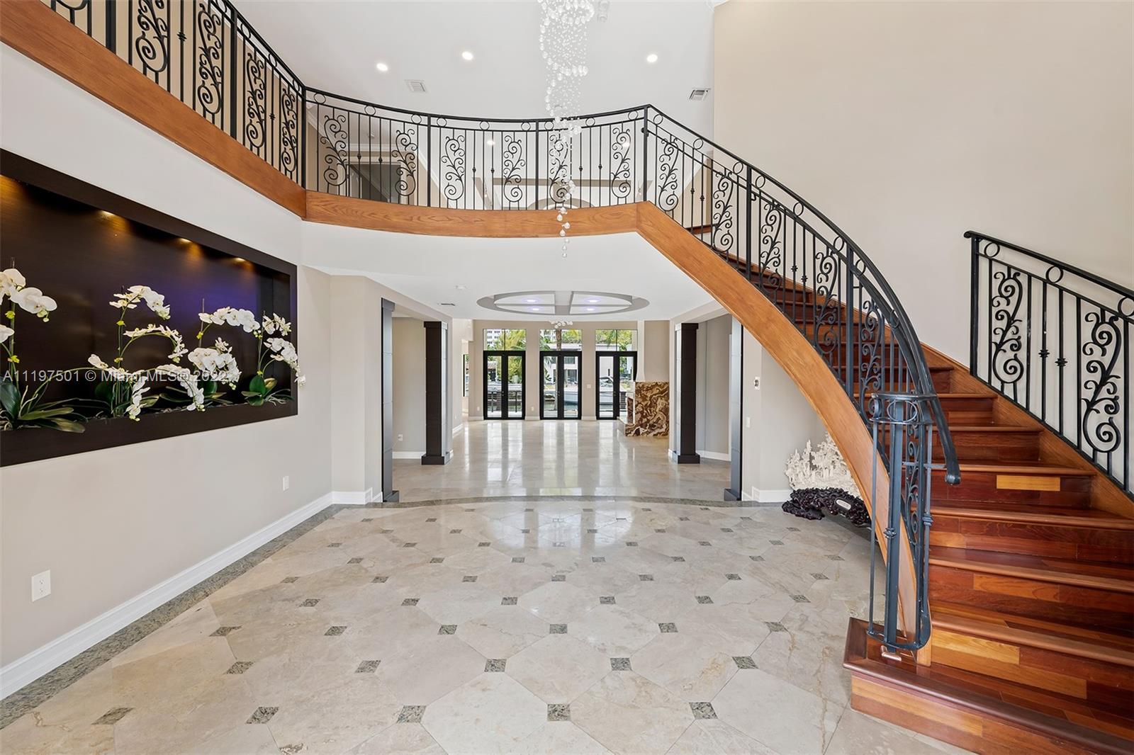 SEVEN ISLES - LAS OLAS - Residential