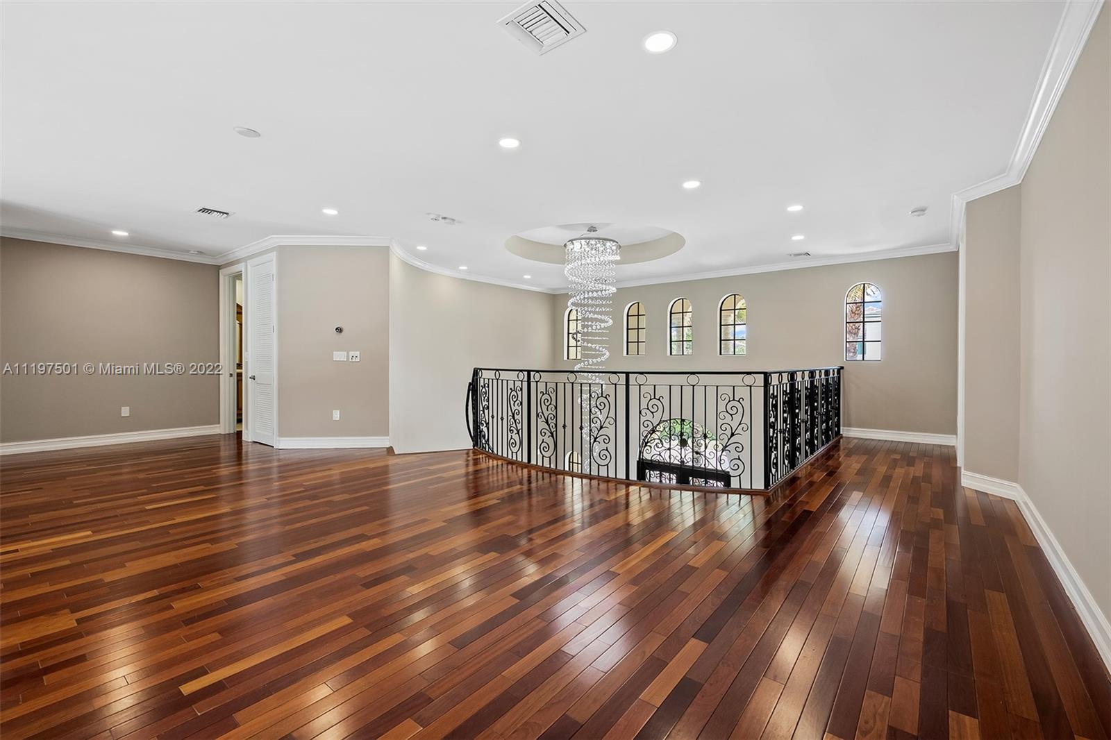 SEVEN ISLES - LAS OLAS - Residential